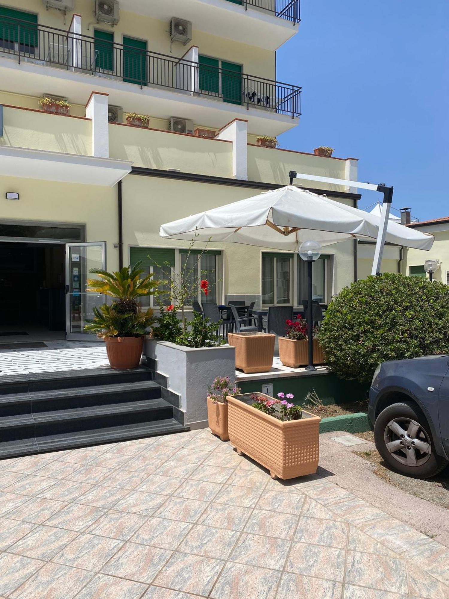 Hotel Germania Praia a Mare Exterior foto