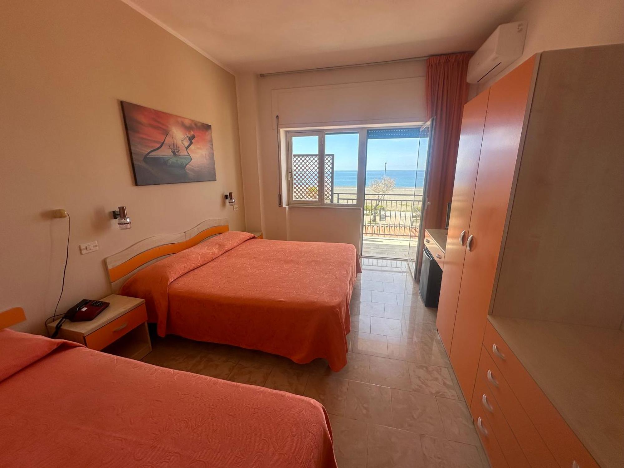 Hotel Germania Praia a Mare Exterior foto