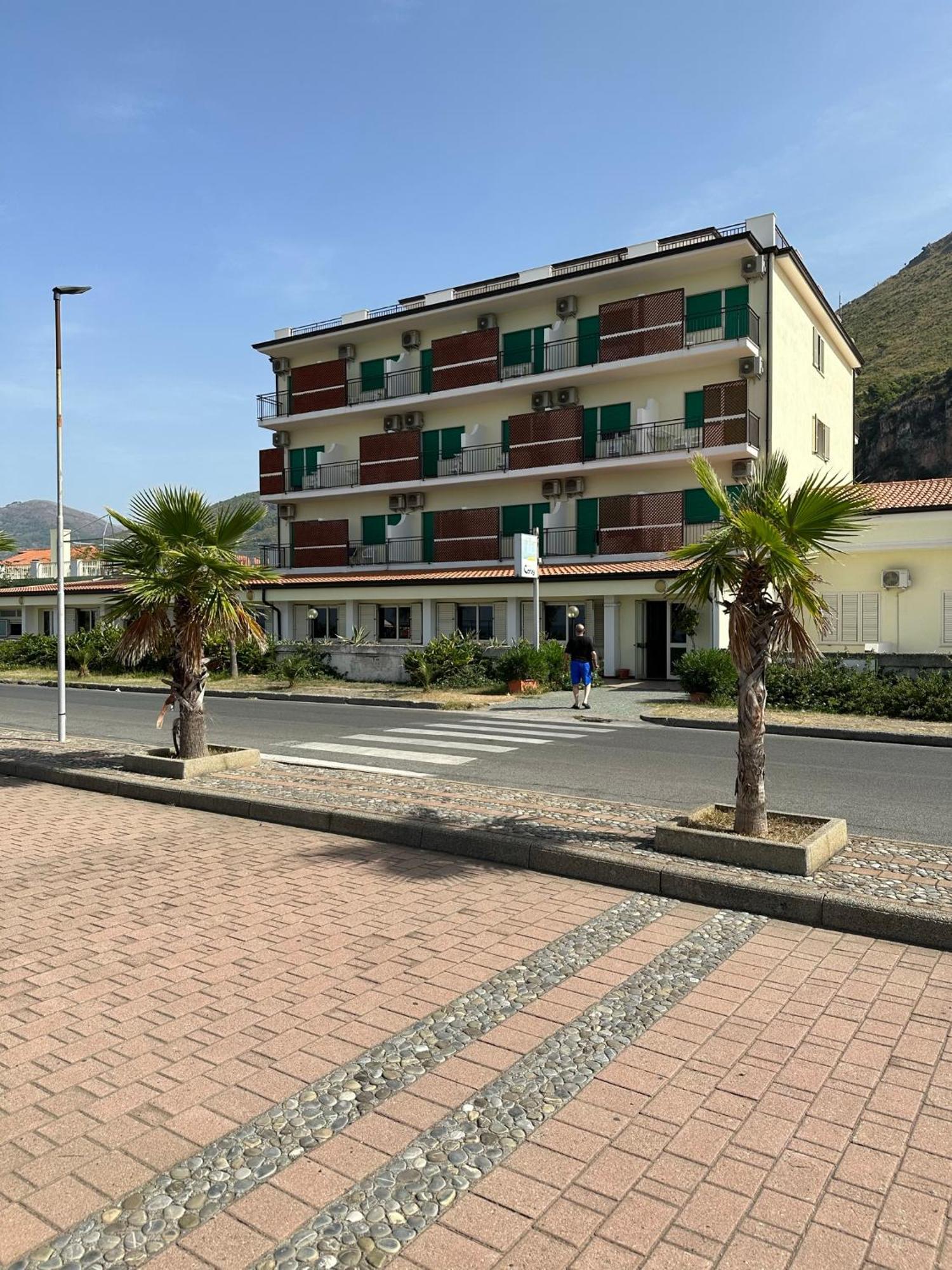 Hotel Germania Praia a Mare Exterior foto
