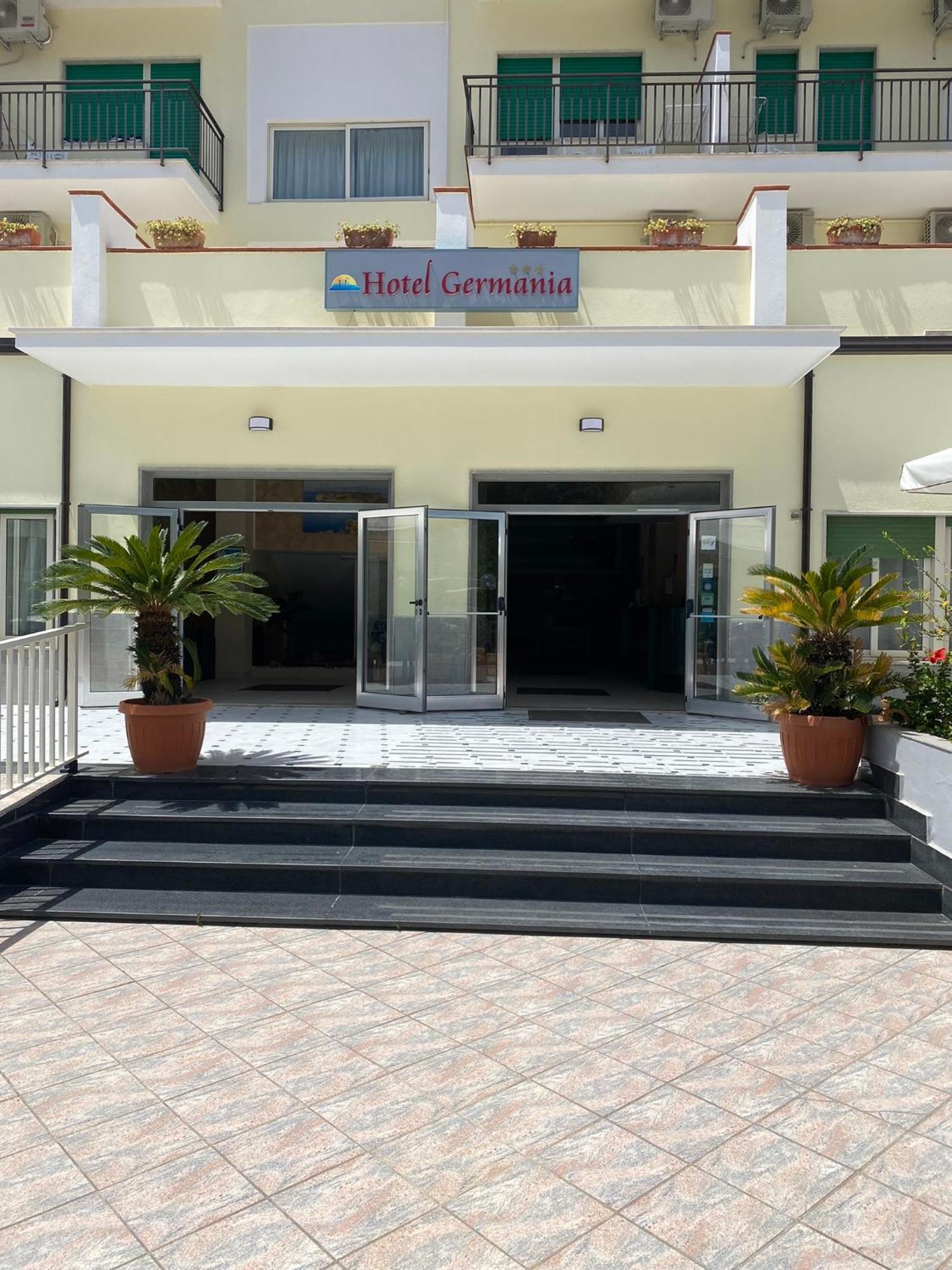 Hotel Germania Praia a Mare Exterior foto